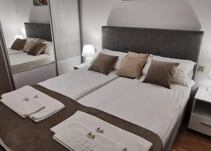 Sa Dvoristem Modesty Zlatibor