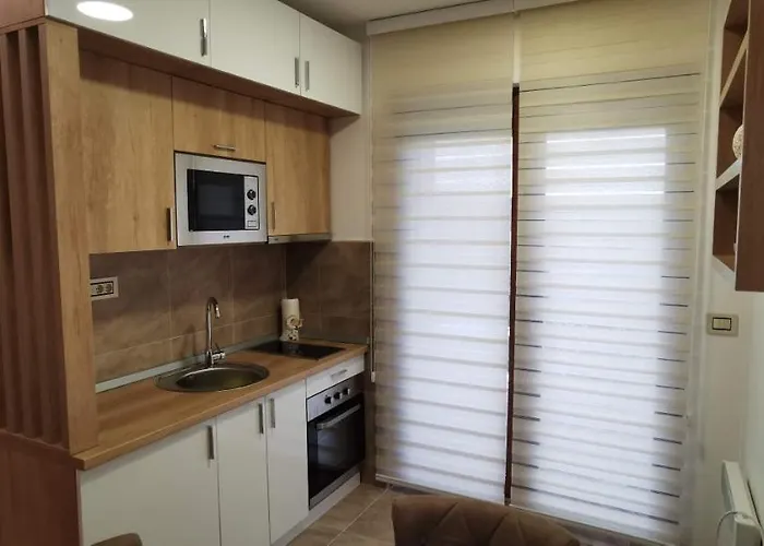 Sa Dvoristem Modesty Apartamento