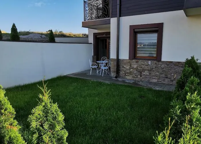 Sa Dvoristem Modesty Apartamento *