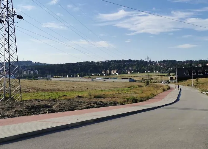 Sa Dvoristem Modesty *