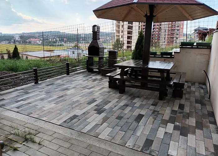 Sa Dvoristem Modesty Apartamento *